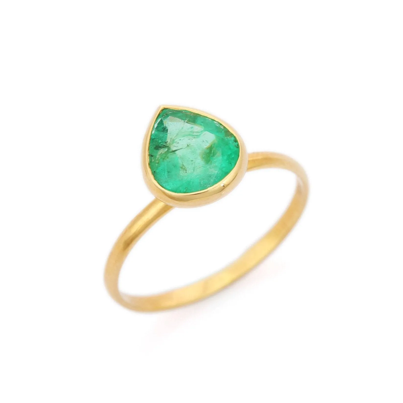 18K Gold Pear Shape Emerald Ring