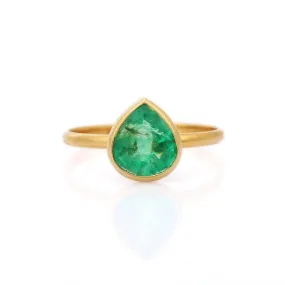 18K Gold Pear Shape Emerald Ring