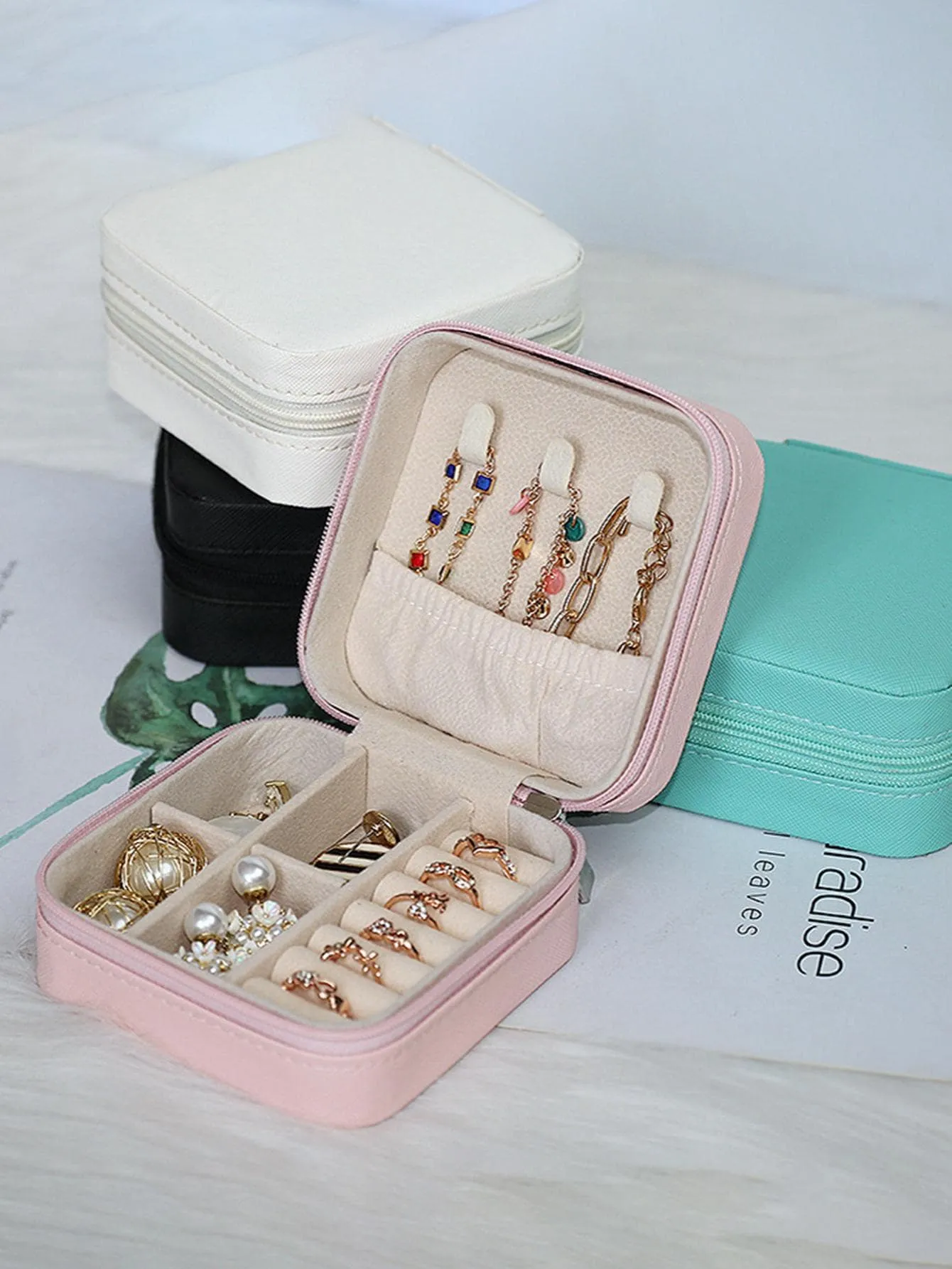 1pc Fashionable And Delicate Jewelry Storage Box With Detachable Compartments For Earrings, Necklaces, Rings, And Accessories, Portable Travel Jewelry Organizer