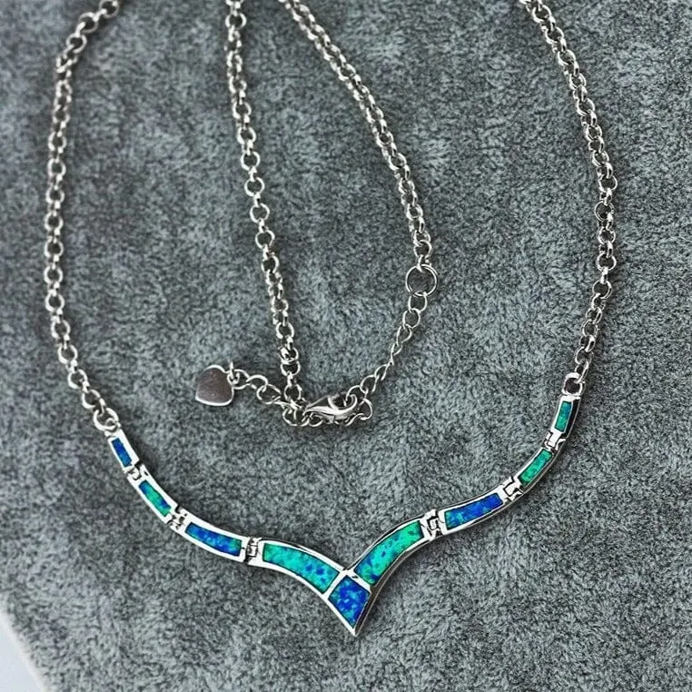 Charm Unique Design Blue Fire Opal Necklace