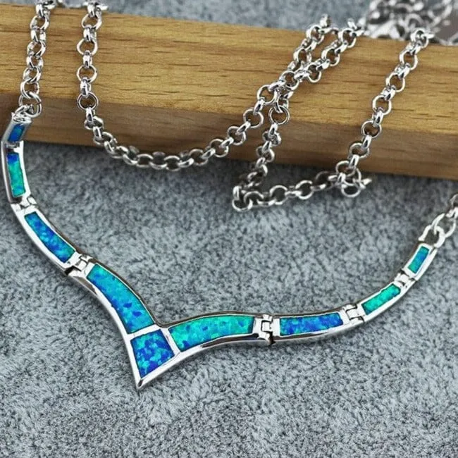 Charm Unique Design Blue Fire Opal Necklace