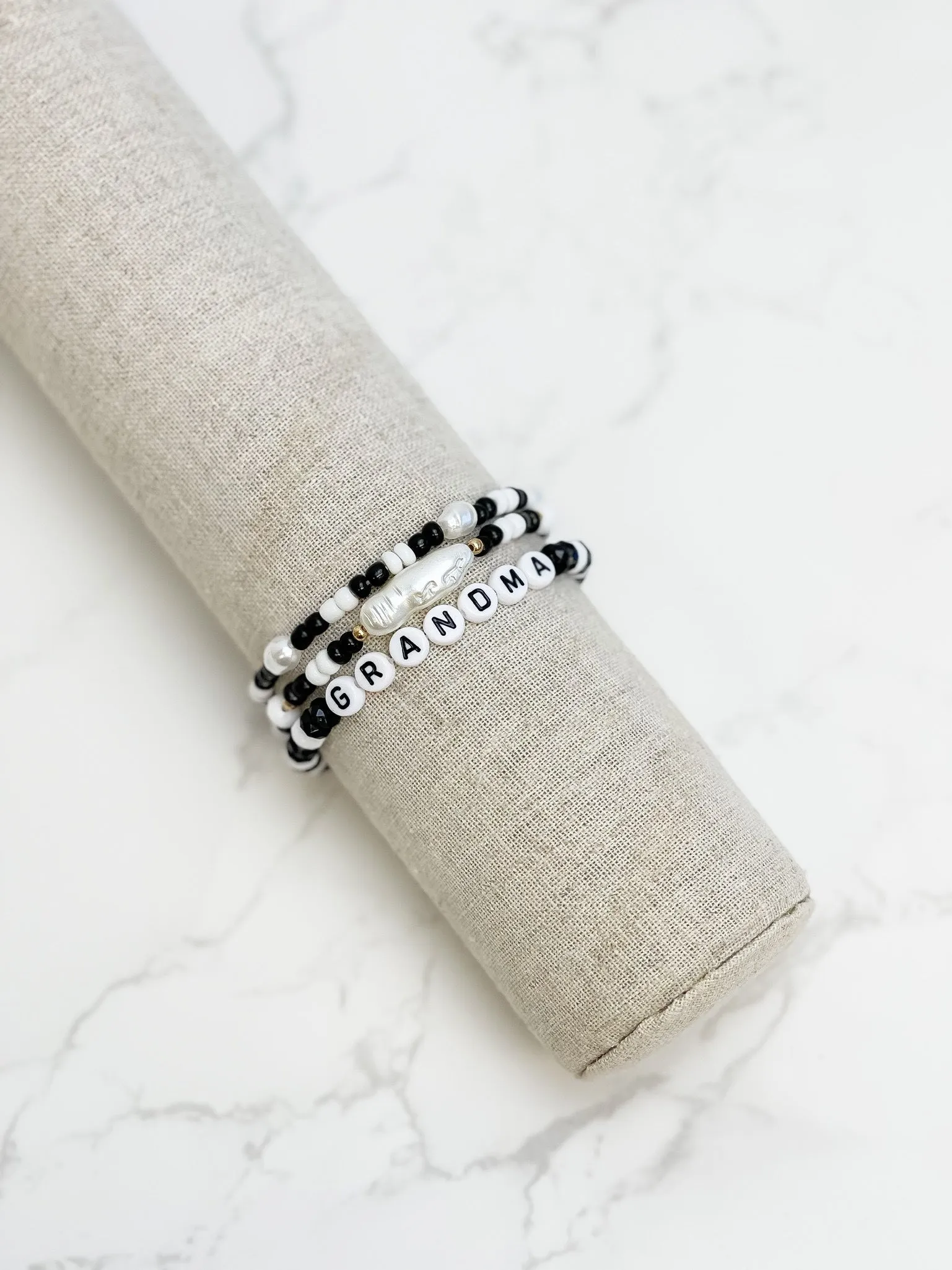 'Grandma' Beaded Stretch Bracelet Set - Black & White