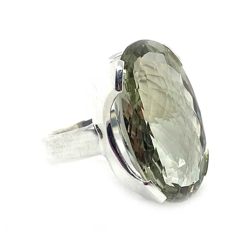 Maan Green Amethyst Oval Ring