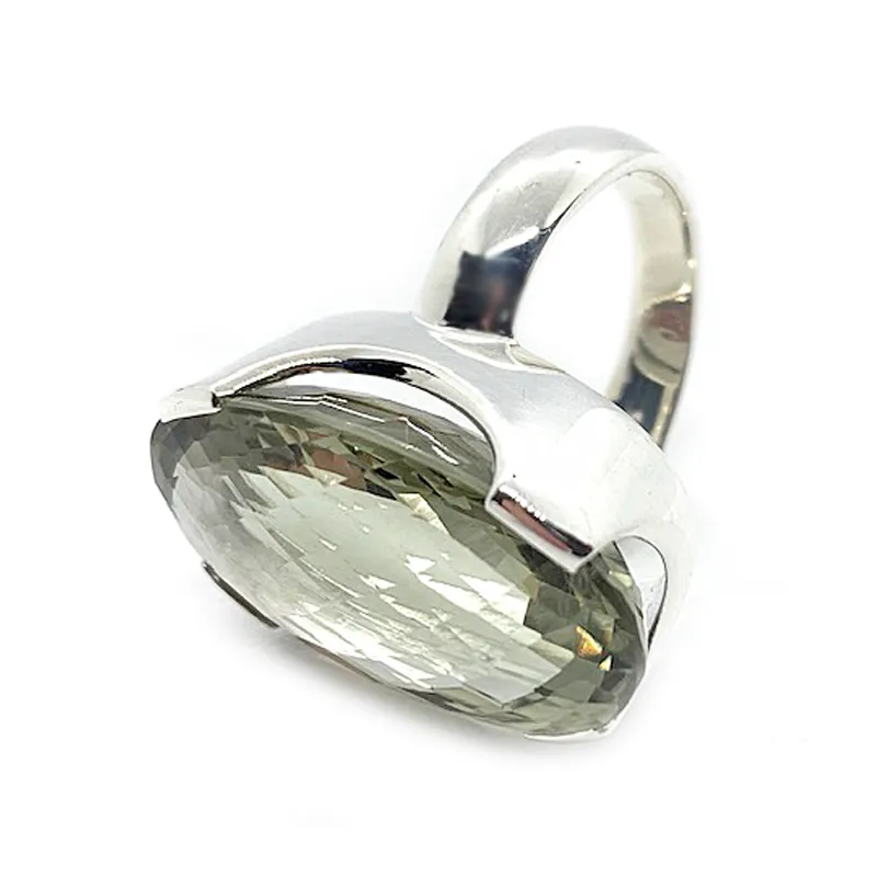 Maan Green Amethyst Oval Ring