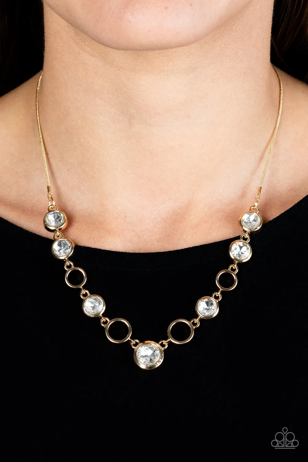 Paparazzi Necklace Elegantly Elite - Gold