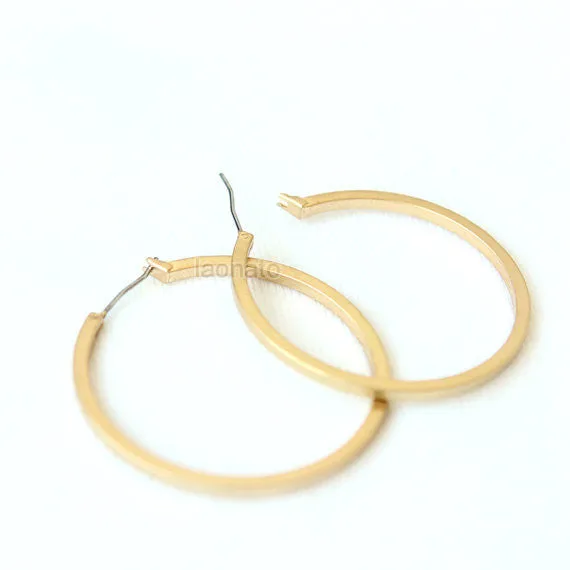 Simply matte gold hoops earrings