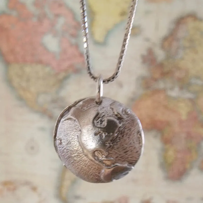 the world is your oyster necklace