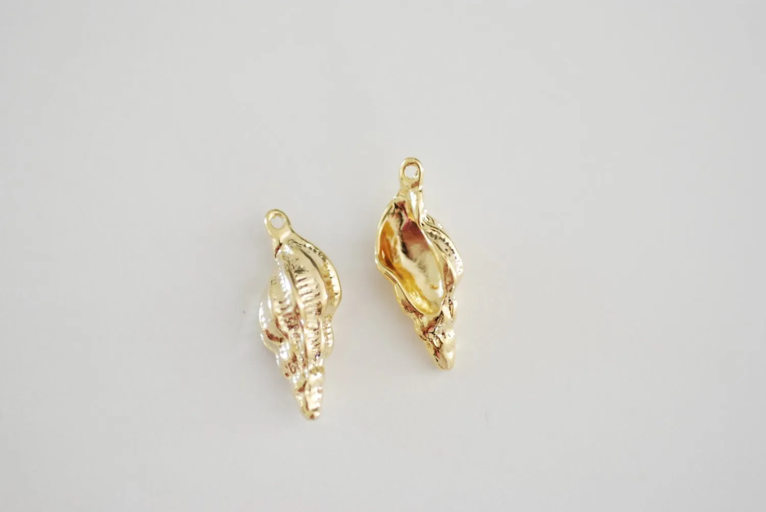 Vermeil Sea Wholesale Shell Charm  - 18k gold over sterling silver sea life shell charm or Pendant, Vermeil Gold Sea shell Conch Shell Charm Pendant